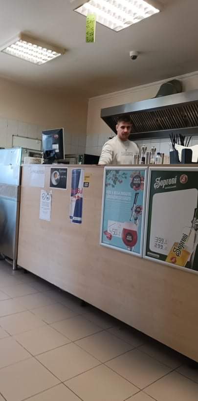 Szakácsunk a konyhában